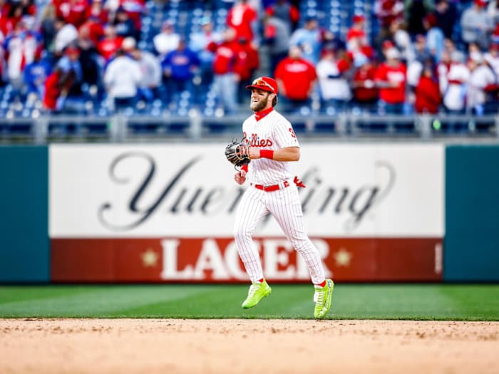 Bryce Harper running